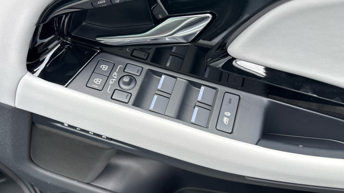 Land Rover Range Rover Evoque 2.0 D200 Hoxton Edition 5dr Auto Diesel Hatchback - Image 44